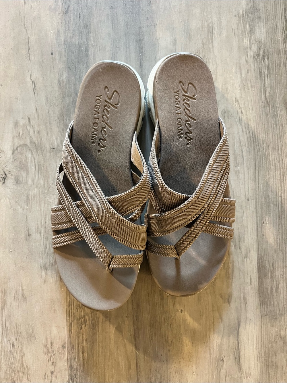 Sketchers Flex Appeal 4.0 Strappy Slide Sandals Size 9 Khaki/Taupe